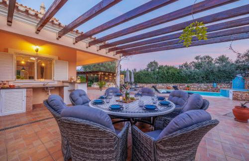 Stunning Countryside Villa w Private Garden & Pool - Foto 48