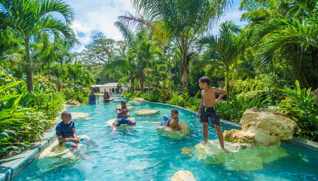 Una nuotata in piscina