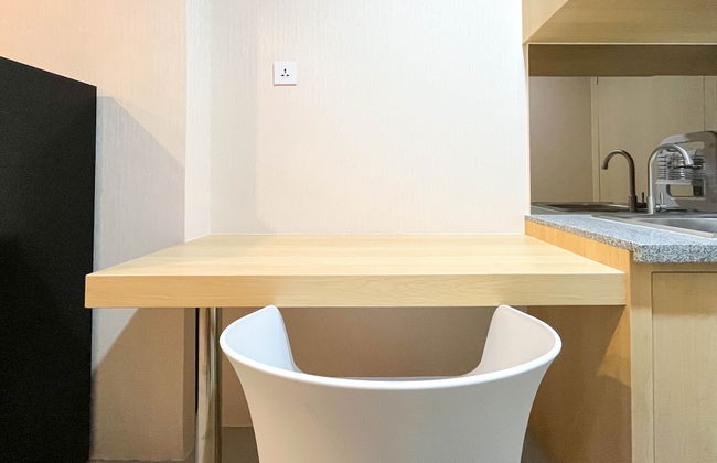 Comfy Studio Room At De Prima Apartment Medan Apartment - Photo 10