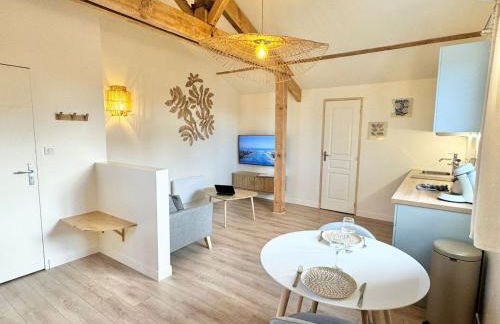 Aux portes de la plage, entièrement rénovés, climatisation, wifi, Parking gratuit, linge de maison fournit, ménage en fin de séjour compris - Foto 4