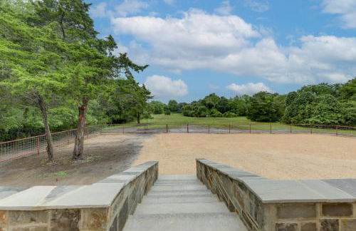 Sip, Fish and Relax Fireside Serene Schulenburg Gem - Foto 35