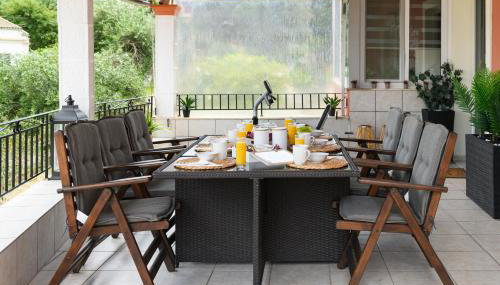 Angela a la Corfu - Foto 3