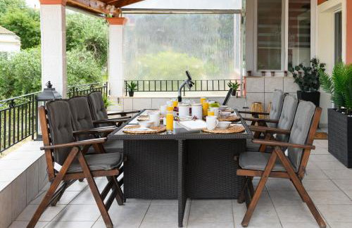 Angela a la Corfu - Foto 3