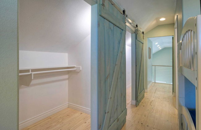 Sleeps 26 2 Homes w/ Waterfront Pool + Boat Dock Laguna Village Escape - Foto 26