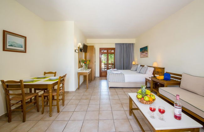 Omega Platanias - Foto 15