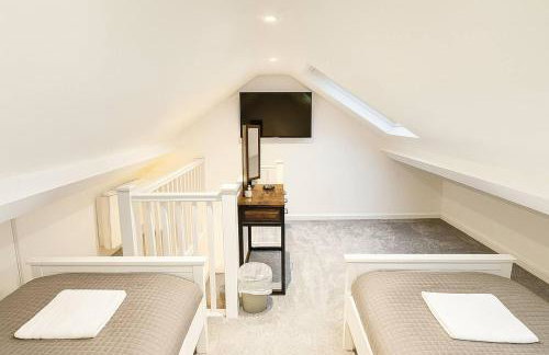 Spacious 2-Bed - Hospital & City Nearby Parking Pet Friendly - Foto 3