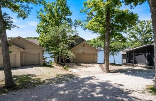 Life's Better At The Lake - Foto 43