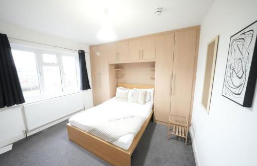 Private Rooms-Private Bathrooms-Near Airport- CABIN CREW paradise - Foto 32