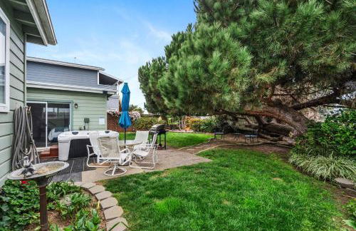 O-Side Beach Bungalow with Jaccuzi Blocks to beach - Photo 17