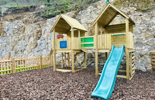 Rock Mill - Luxury 1 Bedroom Apartment 20 with Private Balcony - Photo 29