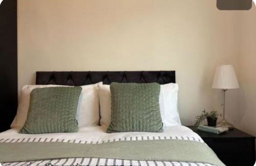 Spacious Bungalow in St Helens, 1-Min Drive to Carr Mill Bridge - Foto 11