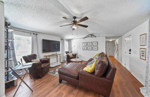 Lake Conroe 3BR Home w Boat Ramp Access, Kings, BBQ, Sleeps 8 - Photo 16