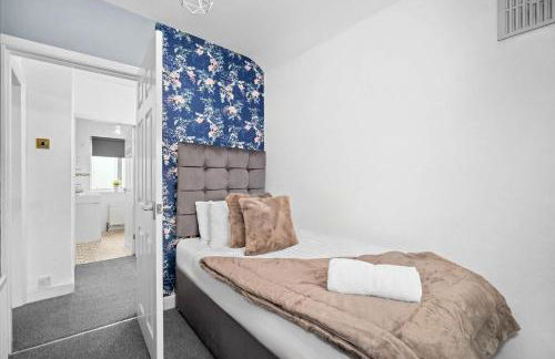 Stylish 3 Bedroom House - Parking - Garden - Great Barr - Netflix - Top Rated -121J - Foto 21