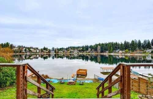 3 Mi to Puget Sound Lakefront Gem with Patio! - Foto 1
