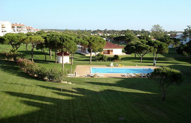 Sunny Balcony Apartment and Pool - Foto 17