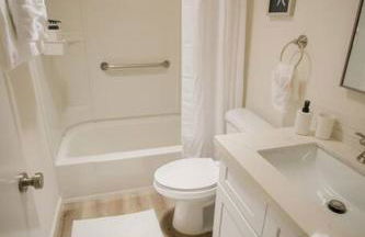 2 private masters, new beds & furniture, sleeps 12 - Photo 33