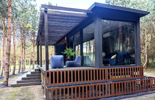 Przeszklony Tiny House w Lesie - Foto 2