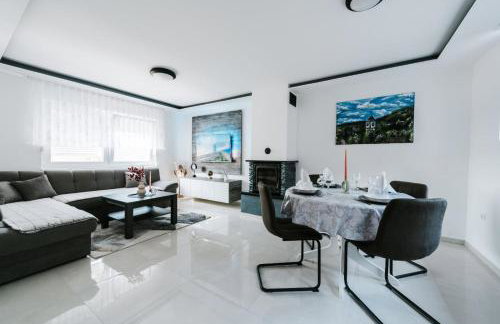 Villa Tina - Photo 1