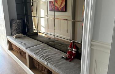 The Most Desired Summer Retreat with Private Pool Just 5 Minutes from the Beach - Foto 73