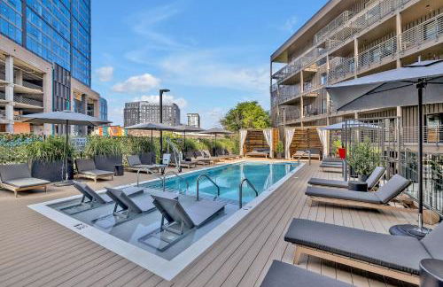 HUGE downtown corner unit- Pool-Gym-Walk 2 Broadway - Foto 28