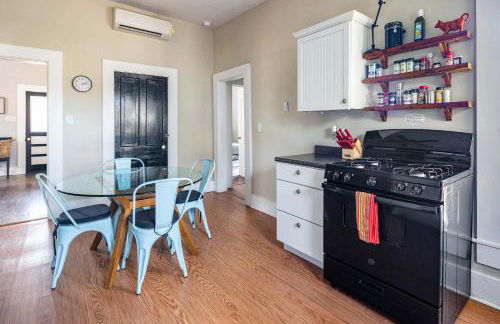 3BR Farmhouse with Views Near Hart Creek Trails - Foto 11