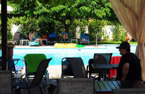 Palirria Hotel & Studios - Photo 19