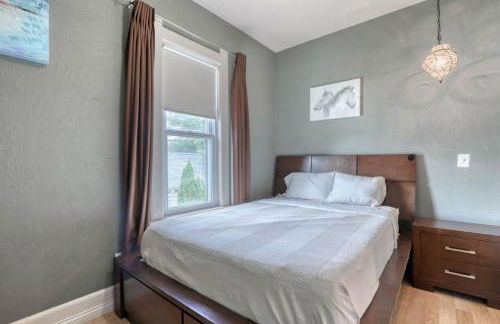6BR Spacious Bay View Duplex, Sleeps 12, Near DT - Foto 11