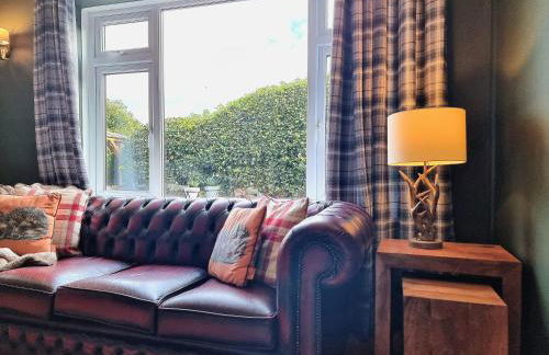 Spacious 4 Bed Holiday Home with Hot Tub & Parking near Matlock Peak District - Foto 24