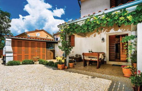 One-Bedroom Holiday Home In Bartici - Photo 6