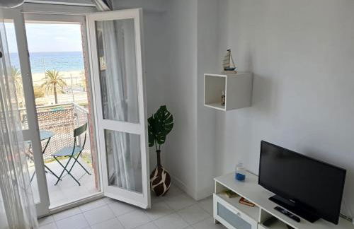 MM4-Apto en 1ª linea de playa - Photo 3