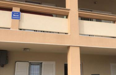 Very spacious - fully air conditioned - apartment nearby Vir bus station - Foto 8