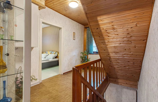 Holiday Home in Thuringia With Private Terrace, use of a Garden and Pool - Photo 7