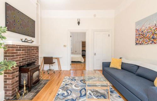 Local Landmark - Gorgeous Historic Home - Foto 20