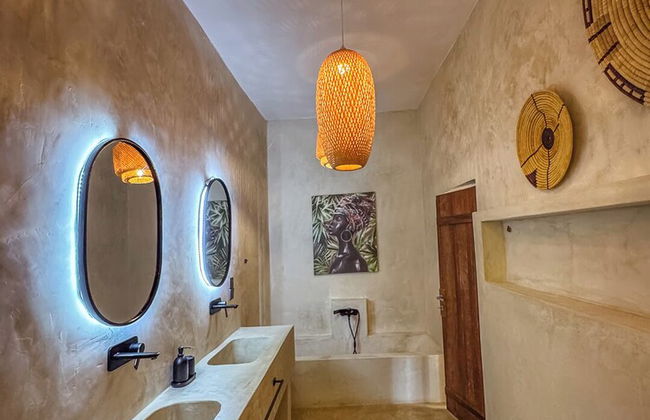 Solymar Staffed Beach Front Villa - Photo 68