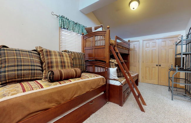 Enzian - CoralTree Residence Collection - Photo 6