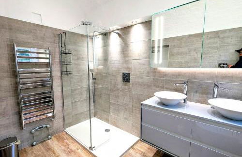 2 Bedroom Unique Converted Constabulary - Foto 21