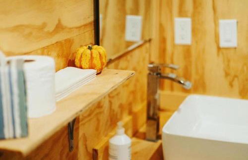 Fantastic Safari Tent Rental Ideal for Glamping in Missouri - Foto 10