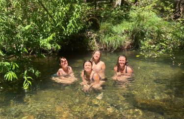 Lux, designer 8-acre retreat with private creek - Foto 43