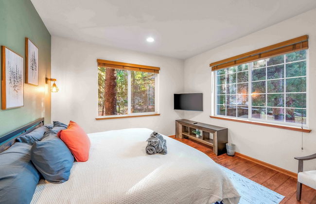Fully Remodeled Tahoe Retreat with Game Room and Hot Tub - Foto 4