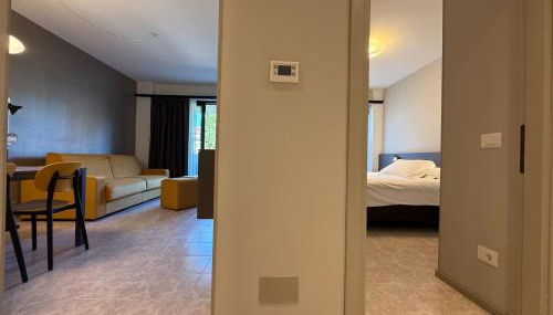 Suites Marilia Apartments Pool Side - Suite Livorno Holiday Home Group - Foto 4