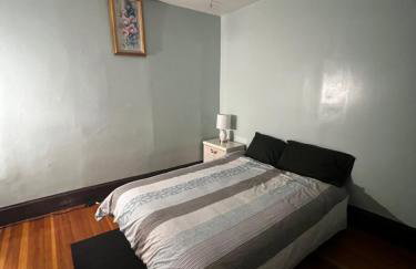 Holyoke House Oasis - Fast Wifi, Spacious, Quiet Neighborhood - Foto 13