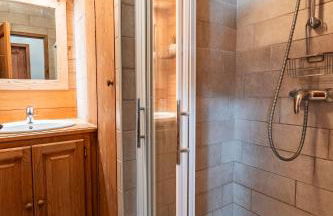 2 bed Chalet, sleeps 5 with shared pool - Morzine - Foto 16