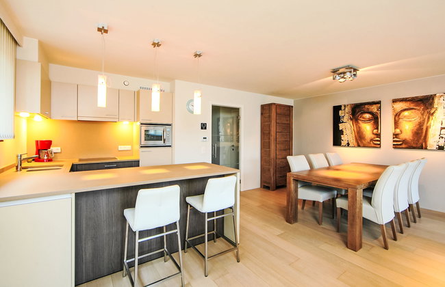 Cocoon with parking - Photo 2
