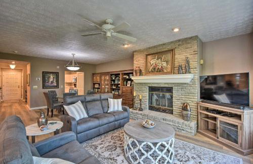 Resort-Style Condo with Balcony on Lake Keowee - Foto 1