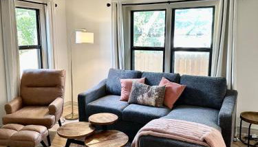 Campus Cottage Kng Bed! Walk To Uco And Downtown - Foto 2