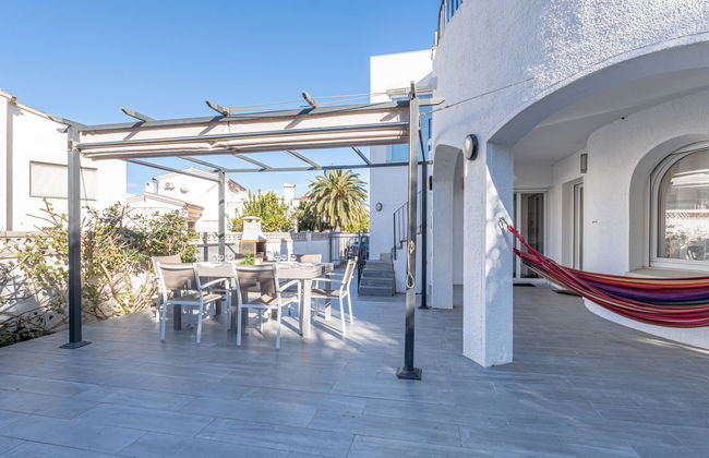 4 bedroom House in Castelló d'Empúries with private pool and garden - Photo 27