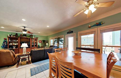 Escape Ocean View l Large Deck Sleeps 10 - Foto 8