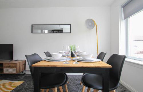Serviced Apartment in Lanarkshire Close to M8 M74 with Free Parking - Long Stays Available - Foto 13