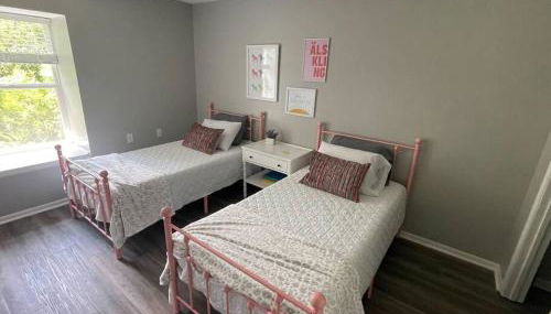 The Ingrid Apt #8 - Fresh and Simple 2bd with WiFi - Foto 3