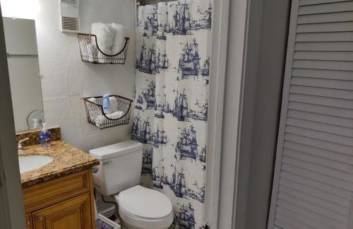 Beautiful 2-Bedroom Condo Near Universal and other Orlando Attractions, King Bed & Wi-Fi - Foto 18